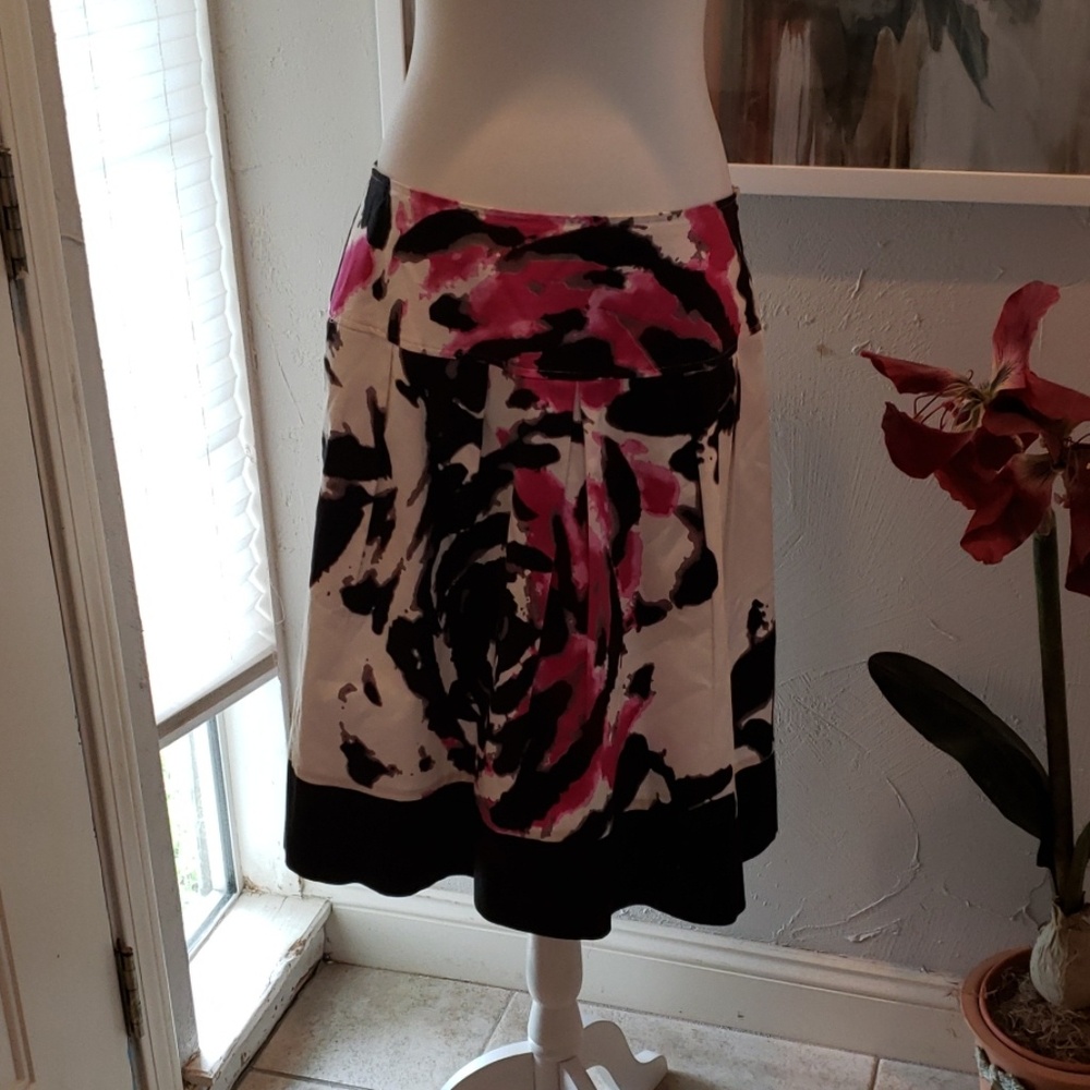 EUC Pretty black purple skirt
